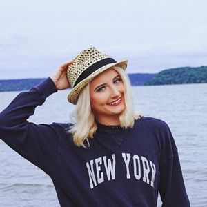 Meet your Posher, Hailey